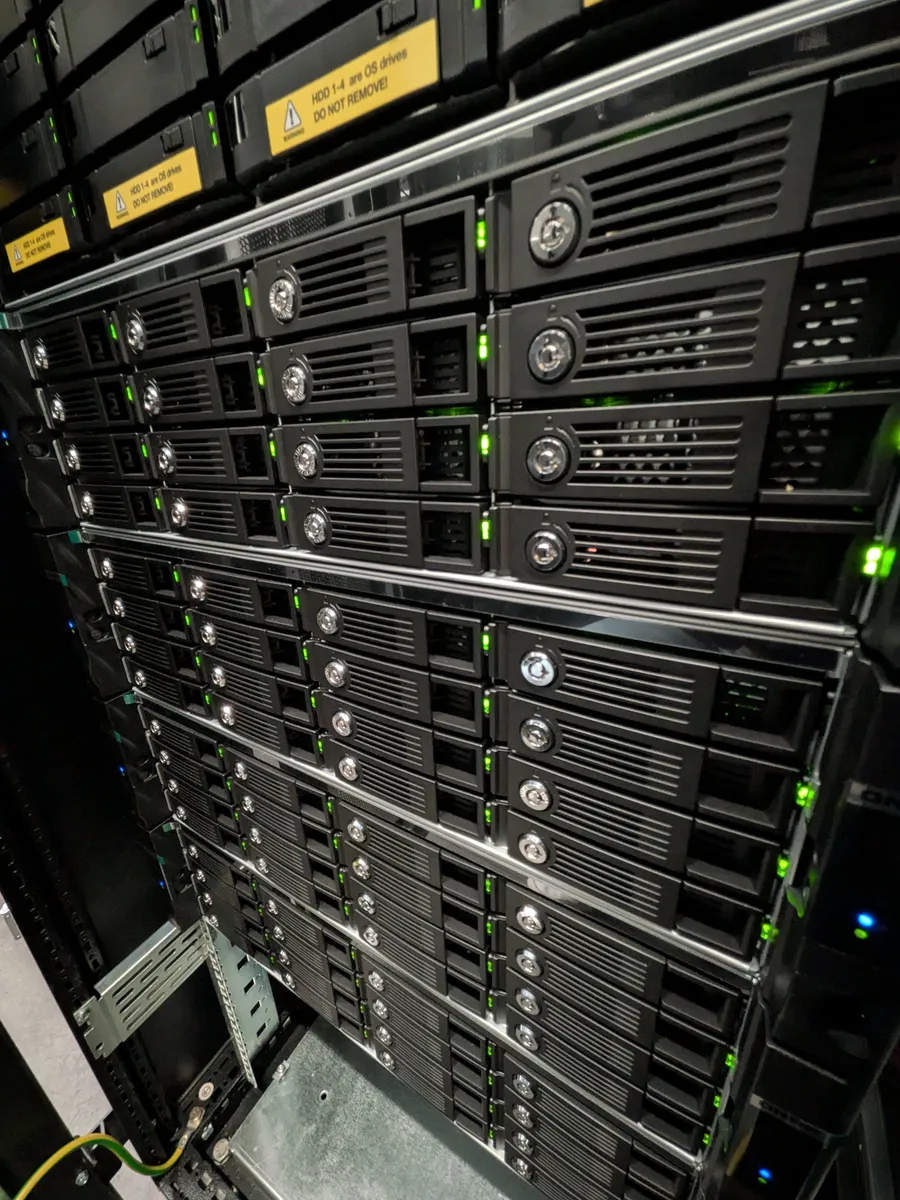 Centrale opslag van twee keer een petabyte — foto 2